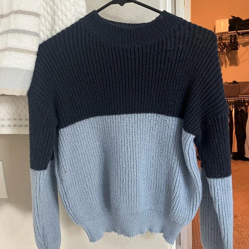 Sweater bundle - Picture 5 of 6